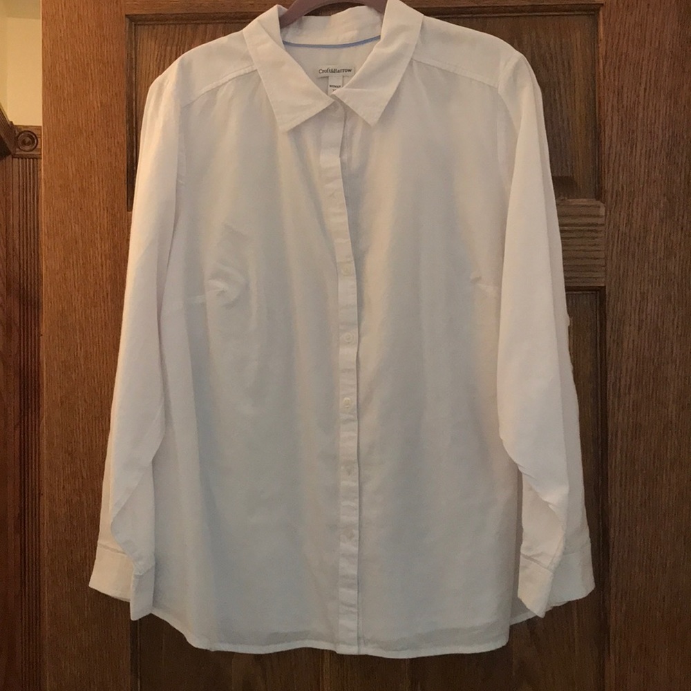 EUC White button down oxford style shirt